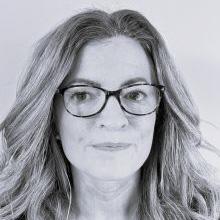 Headshot of Dr Kerry Elliott