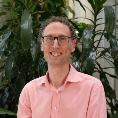 Headshot of Phil Thomas